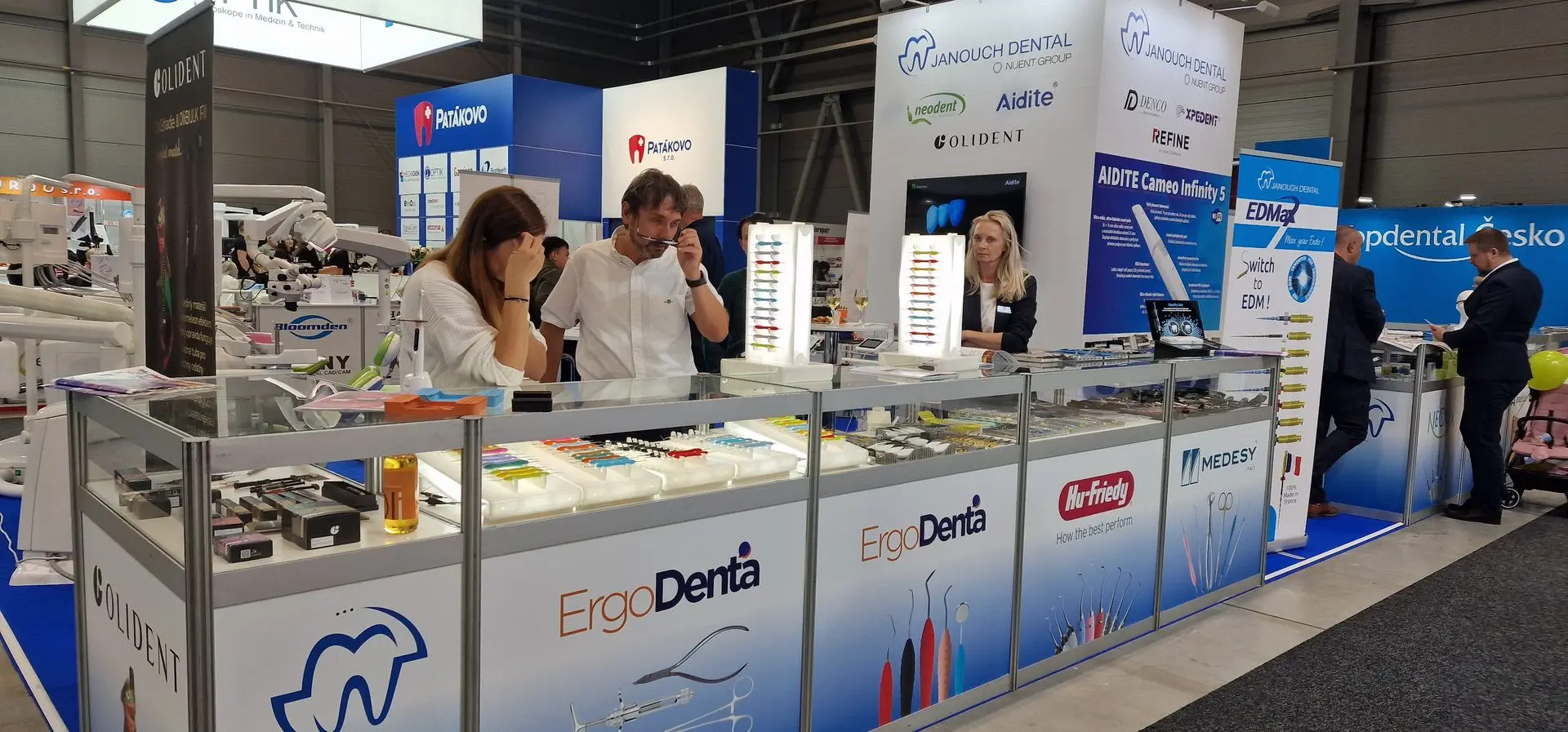 PragoDent 2025 dental expo Janouch-Dental team presenting the latest ErgoX and ErgoSteel handles.